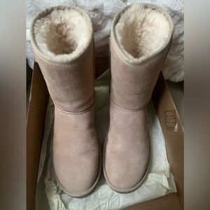 Size 10 Ugg boot